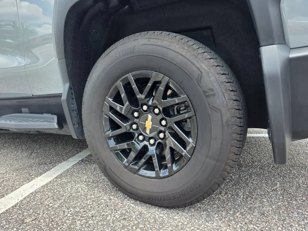 Used 2026 Slate Gray Metallic Chevrolet LT - Standard Range image 32
