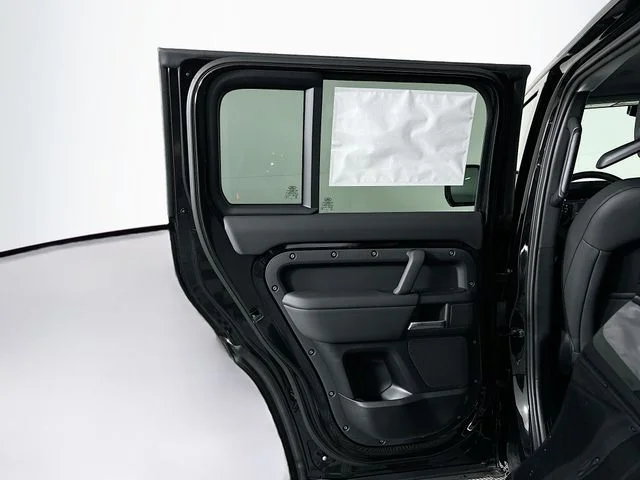 Used 2026  Land Rover S image 22