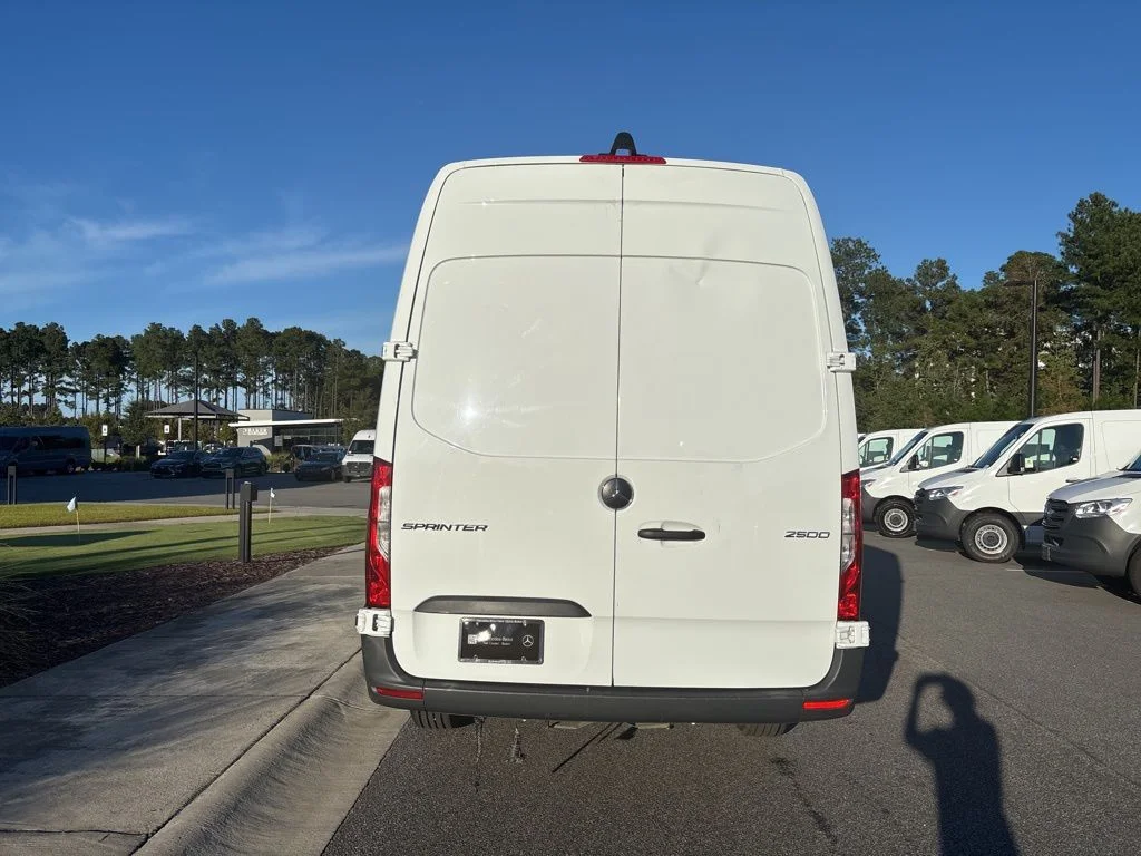 Used 2025 Arctic White Mercedes-Benz Cargo 170 WB image 4