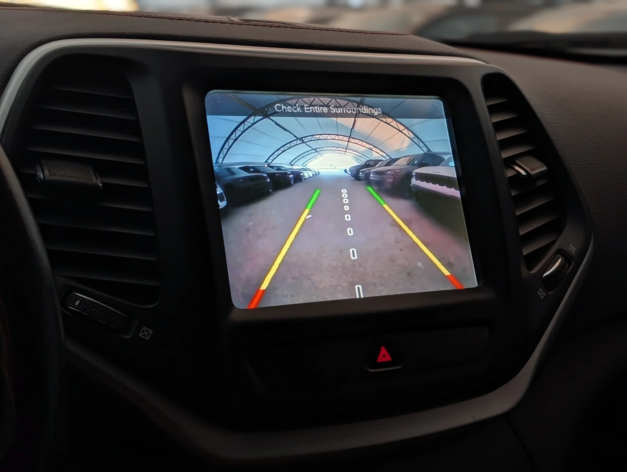 Used 2017 Grey Jeep Trailhawk - Leather - Uconnect 8.4 Touchscree - 4WD 4dr Trailhawk image 24