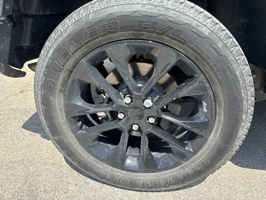 Used 2021 Gray Jeep Unlimited Sahara High Altitude image 9