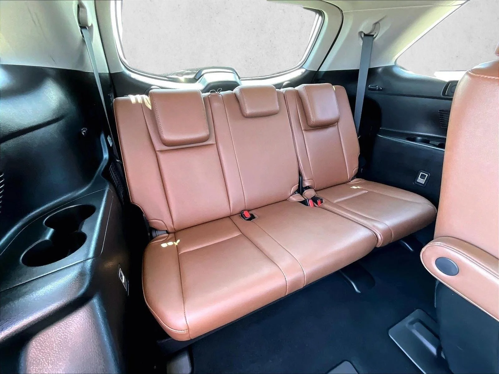 Used 2017 Blizzard Pearl Toyota Limited Platinum image 29