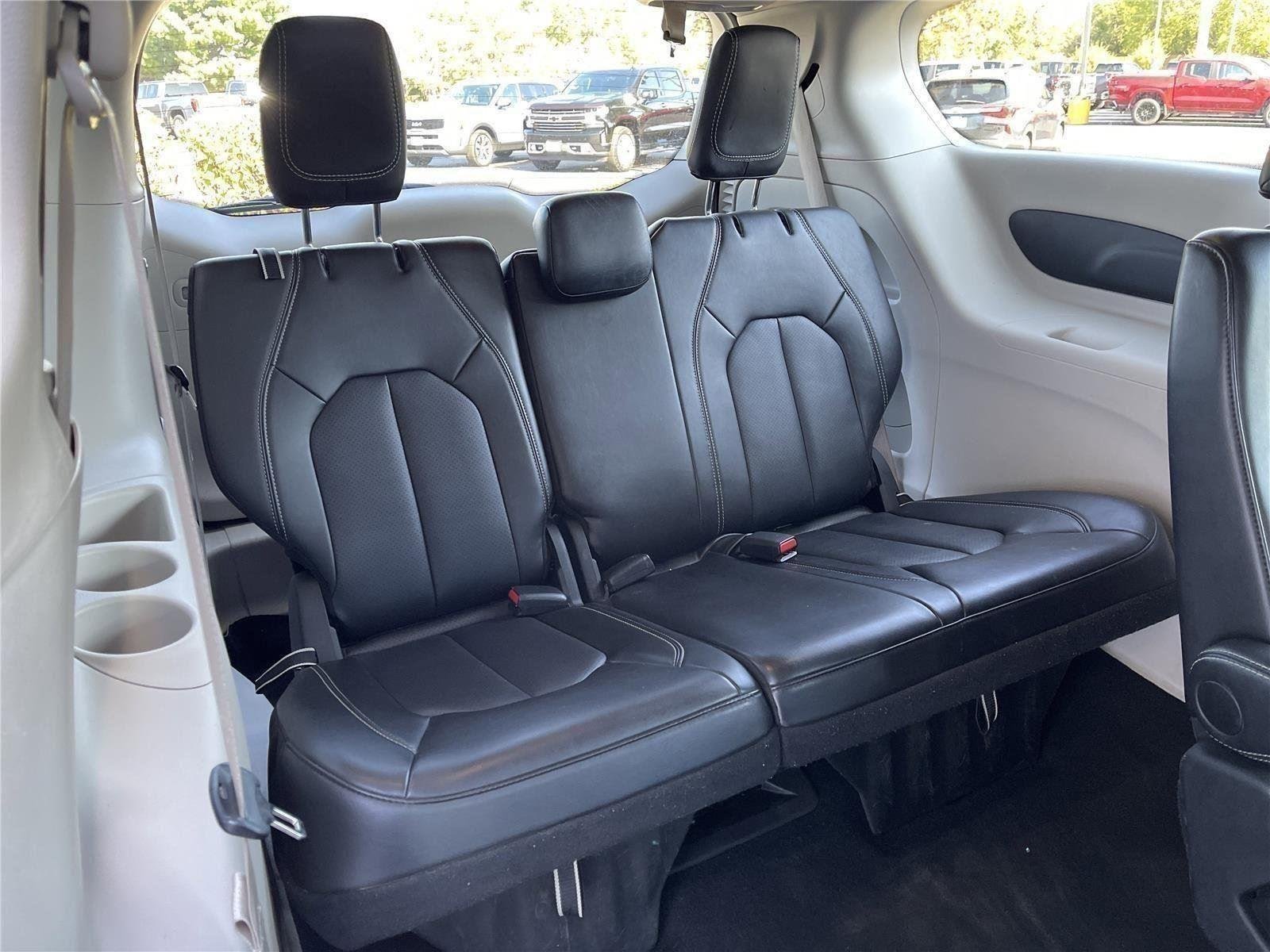 Used 2024 Bright White Clearcoat Chrysler Touring L image 39