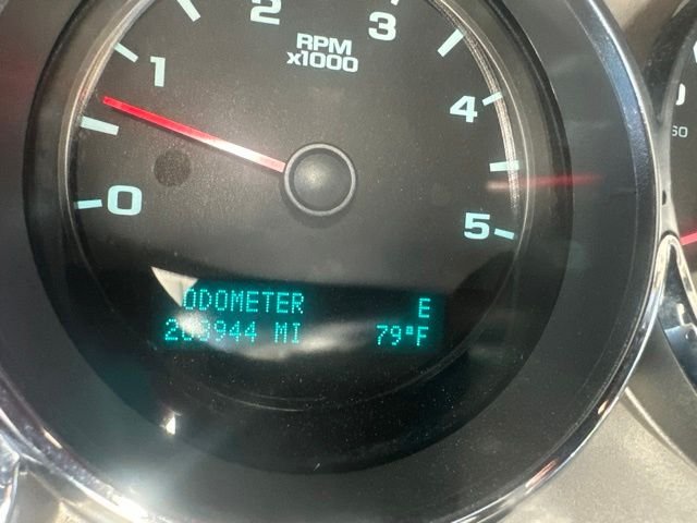 Used 2011 Silver GMC SLE image 20