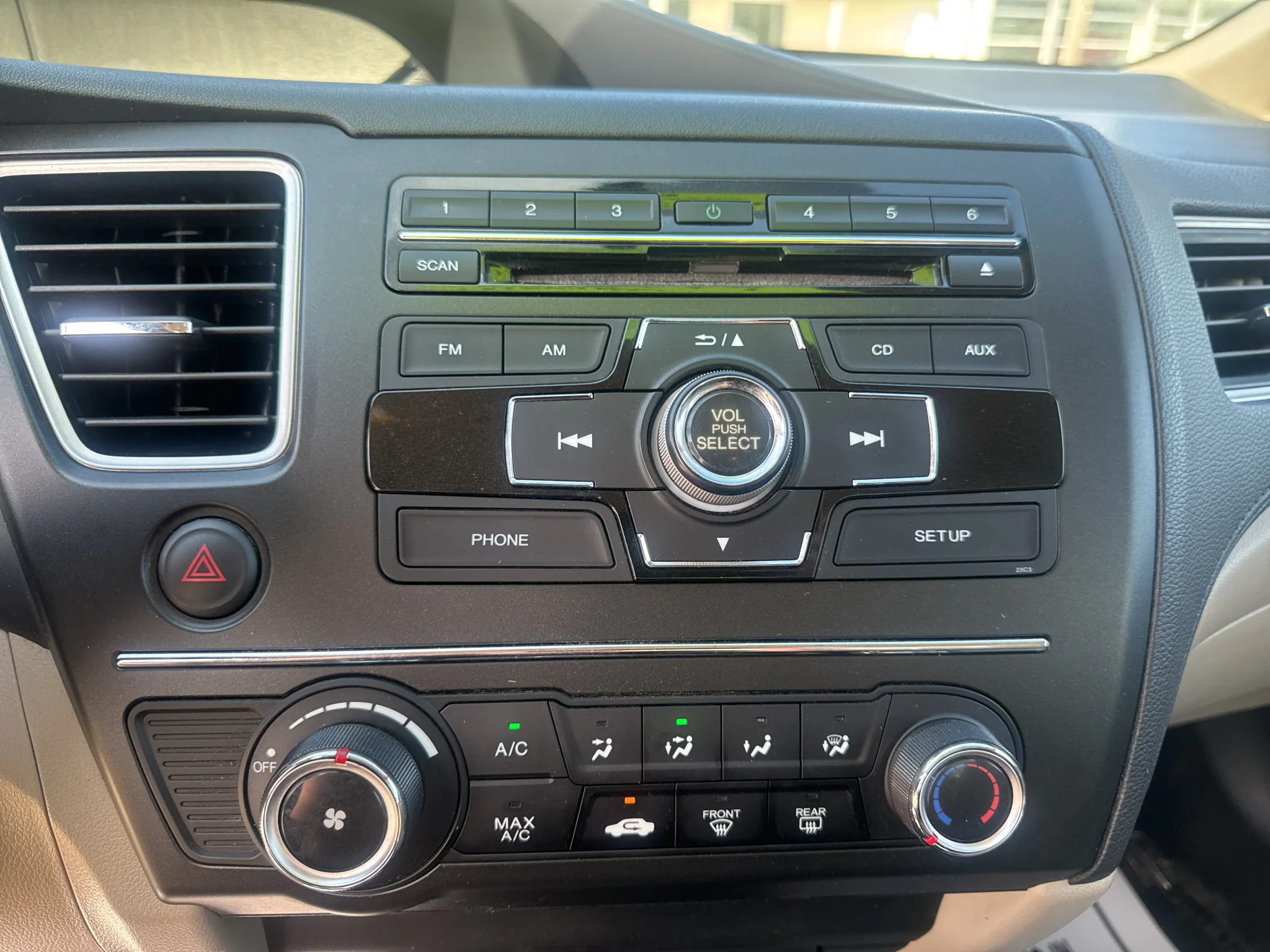 Used 2014 Taffeta White Honda LX image 15