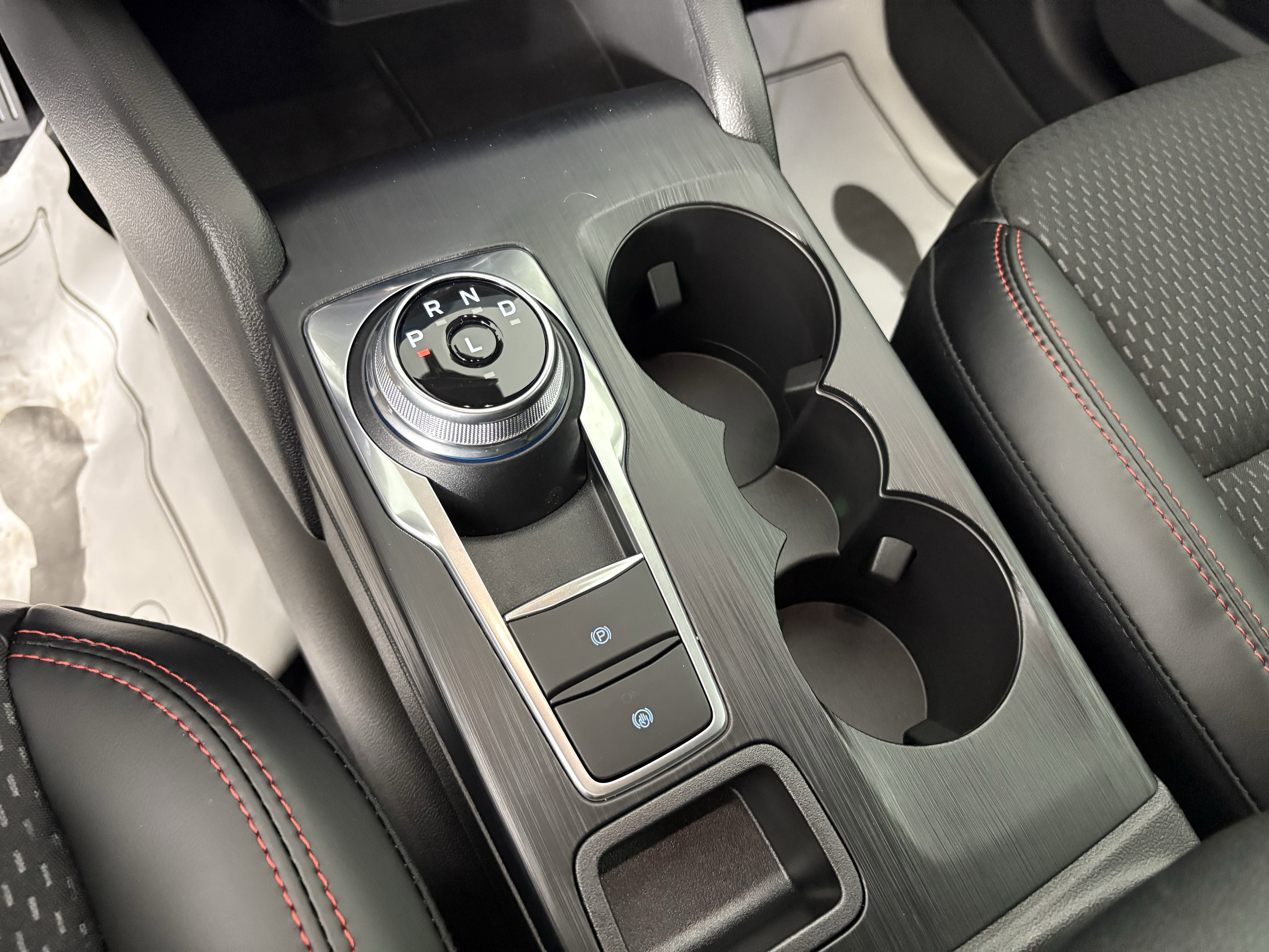 2025 Ford Escape ST-Line Select - Photo 25