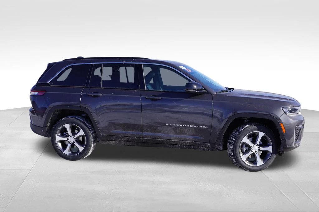 New 2026 Baltic Gray Metallic Clearcoat Jeep Limited image 2