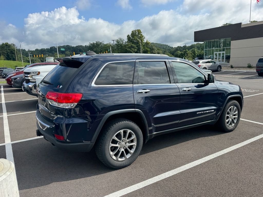 Used 2015 Blue Jeep Limited image 16