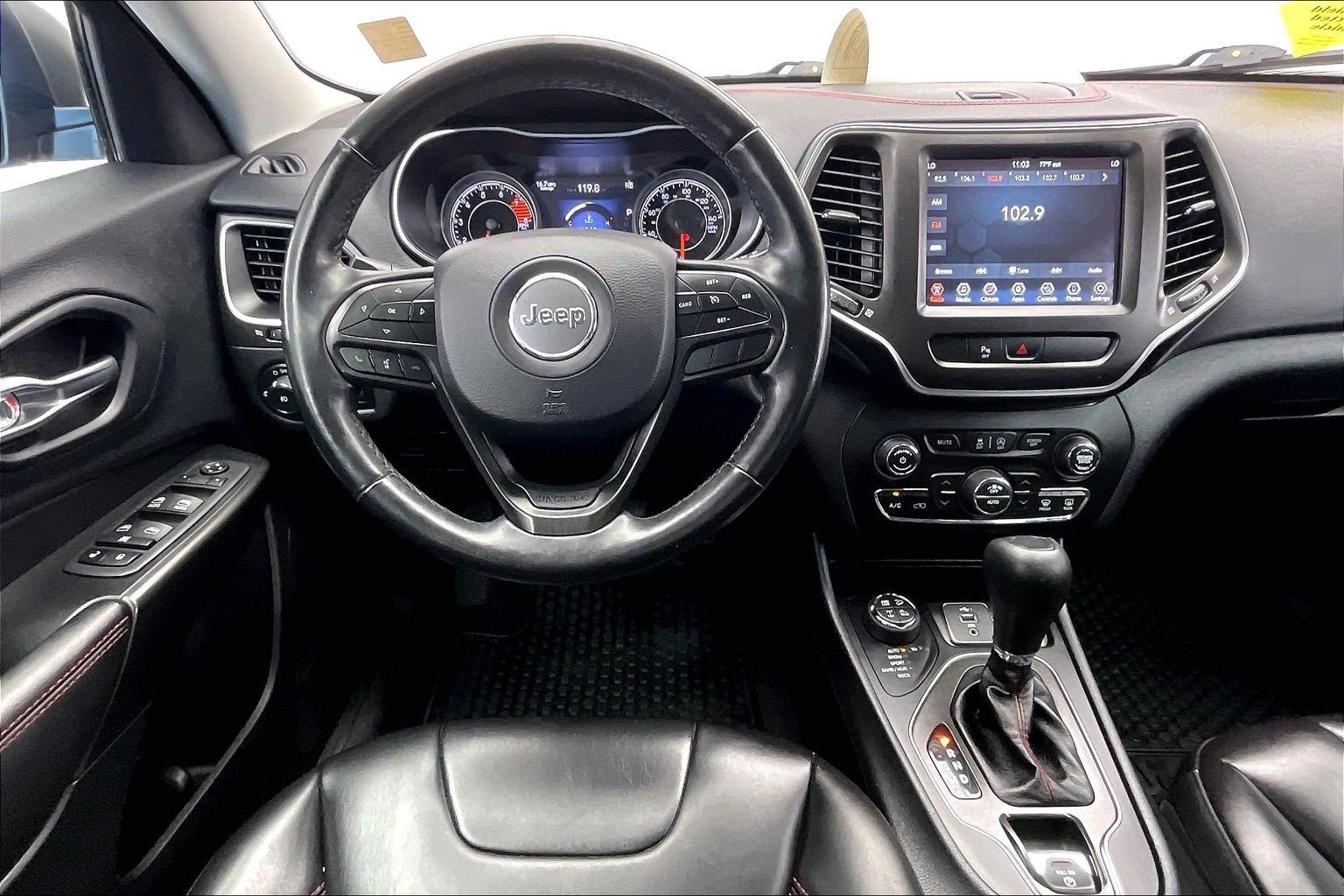 Used 2019 Pearl White Pearlcoat Jeep Trailhawk image 4