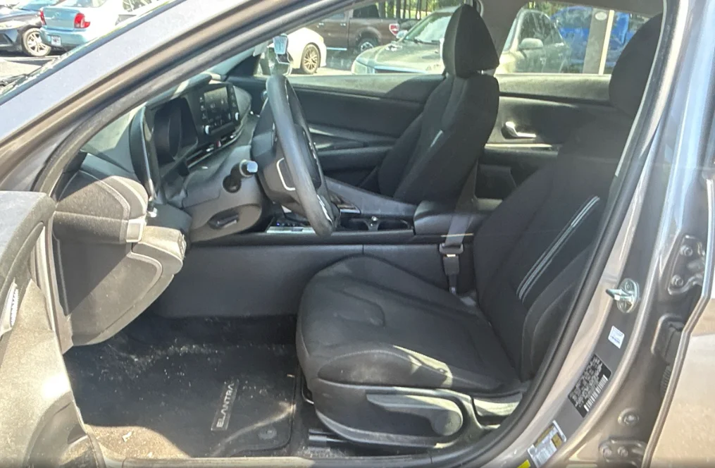 Certified Used 2023 Silver Hyundai Blue image 8