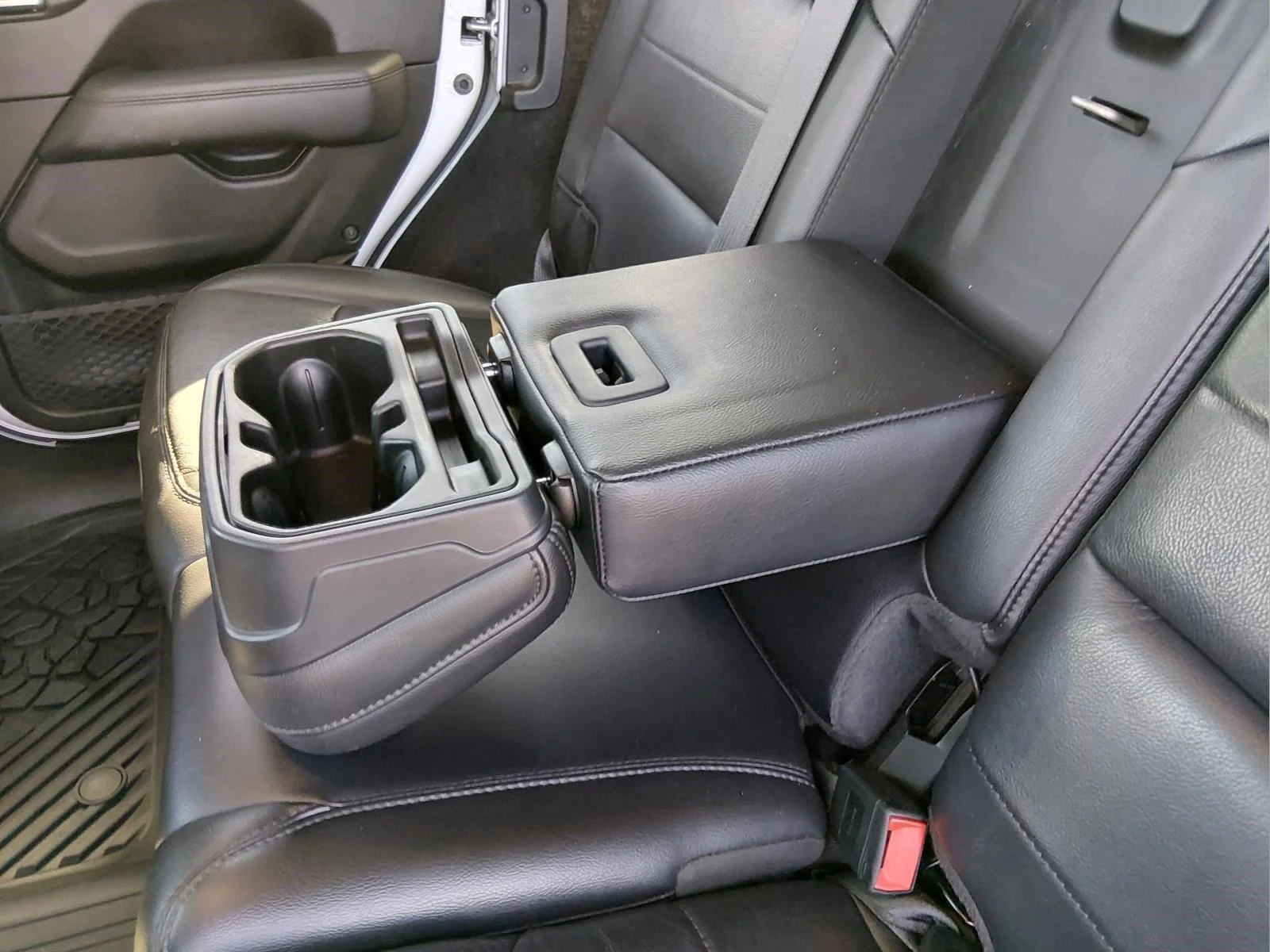Used 2020 Bright White Clearcoat Jeep Sahara Altitude image 20
