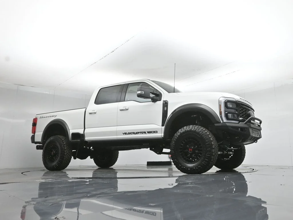 New 2026 Star White Metallic Tri-Coat Ford Lariat image 3