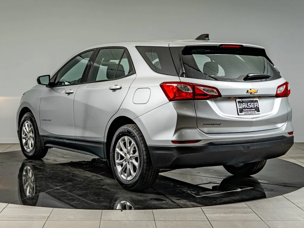 Used 2019 Silver Ice Metallic Chevrolet LS image 7