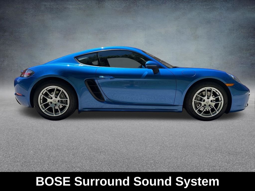 Used 2017  Porsche Base image 6