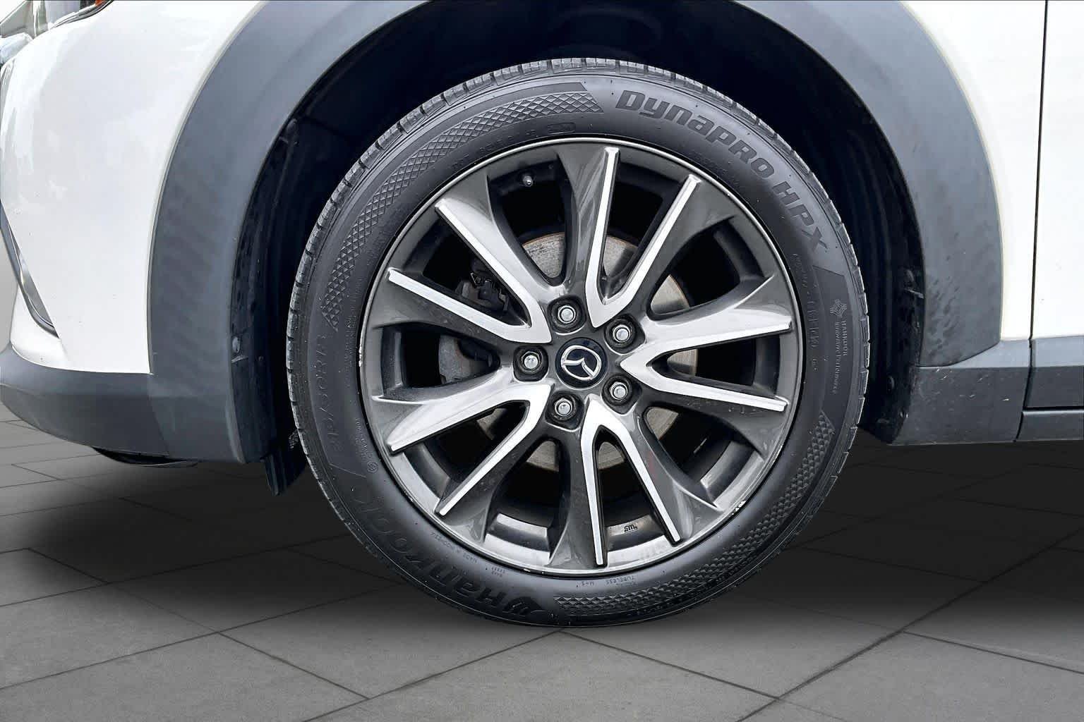 Used 2017 Crystal White Pearl Mica Mazda Grand Touring image 11