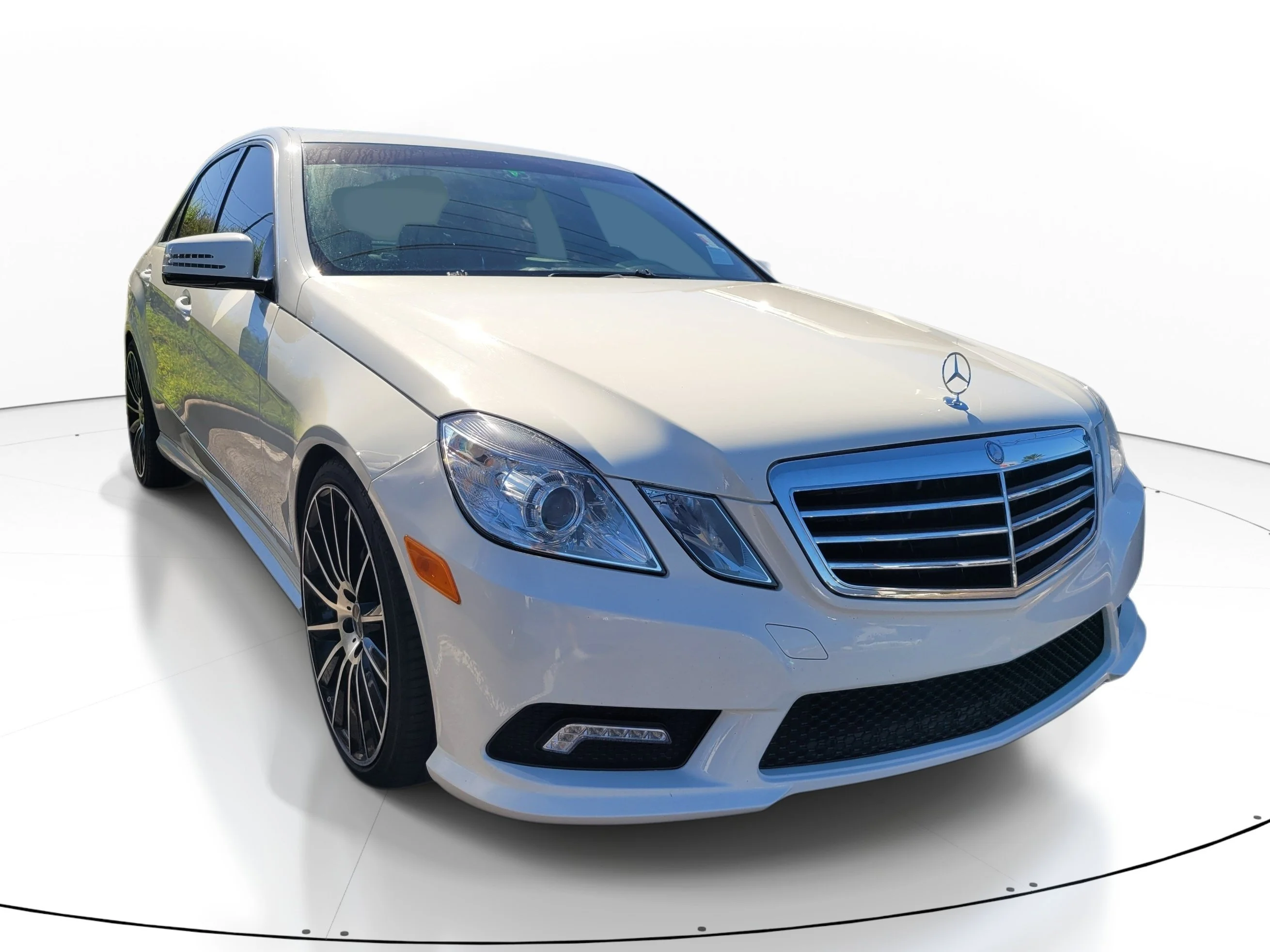 Used 2011  Mercedes-Benz E 350 image 1