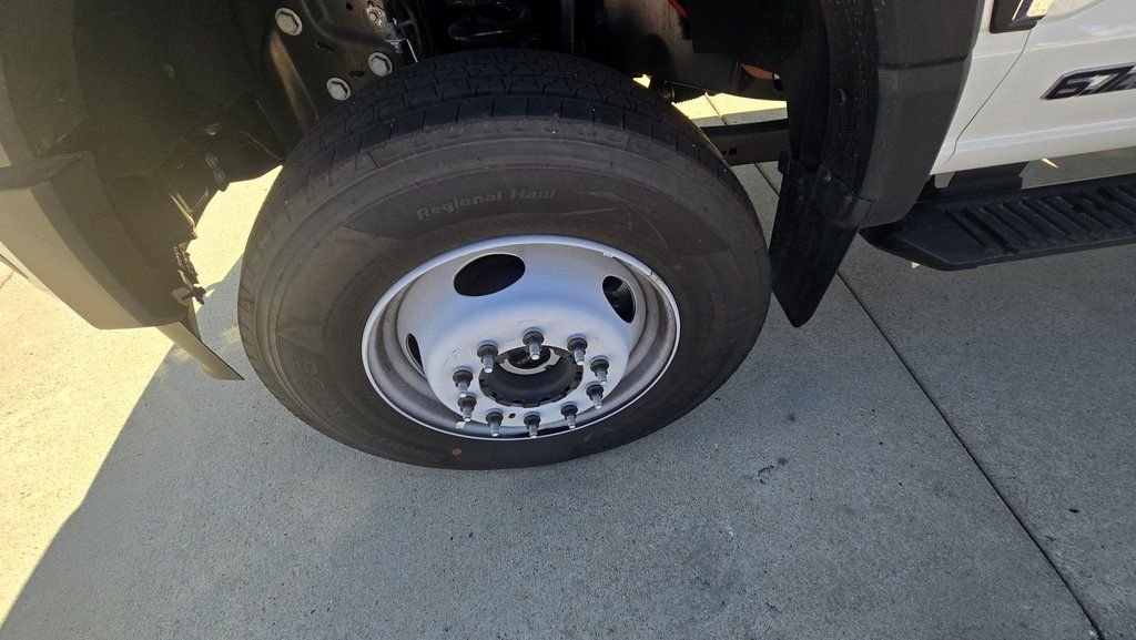 2025 Ford F-600 Super Duty Chassis Cab XL - Photo 11