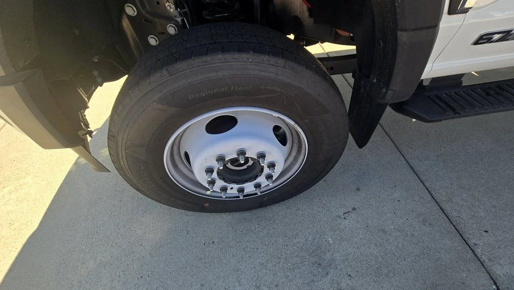 2025 Ford F-600 Super Duty Chassis Cab XL - Photo 11