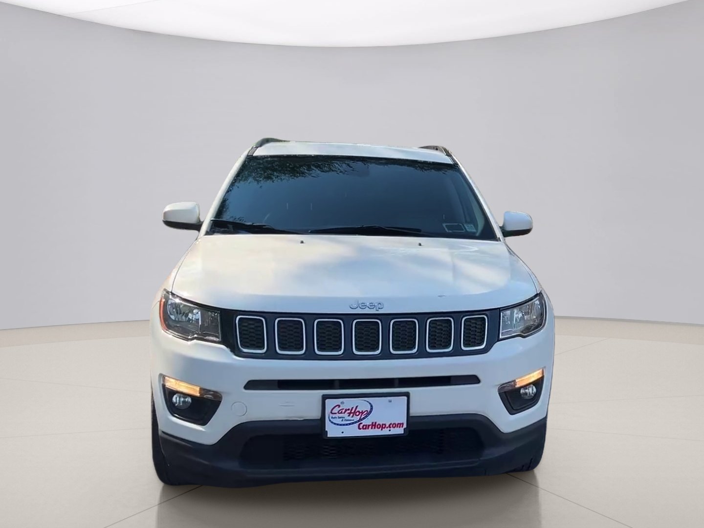 Used 2017 White Jeep LATITUDE image 2