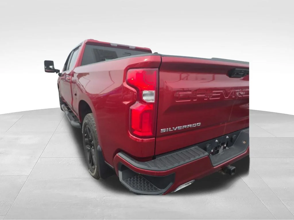 Used 2023 Red Chevrolet RST image 27