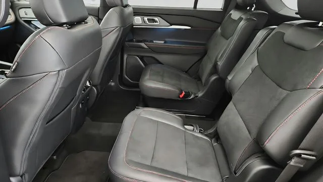 2026 Ford Explorer ST - Photo 24
