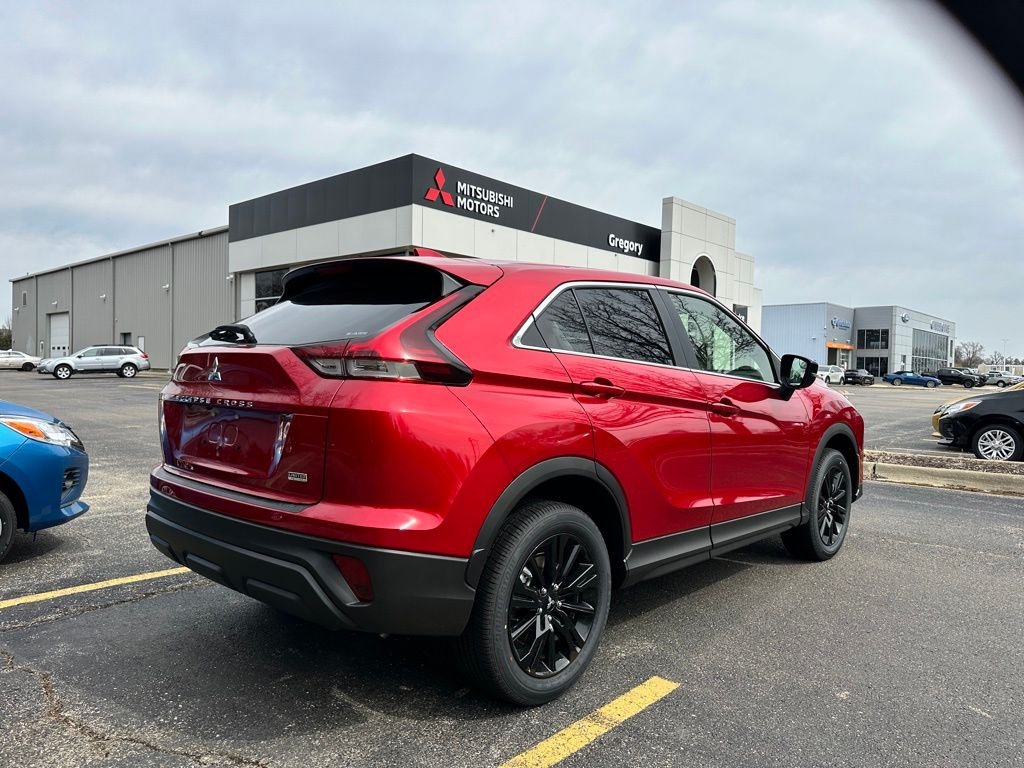 Used 2025 Red Mitsubishi LE image 5