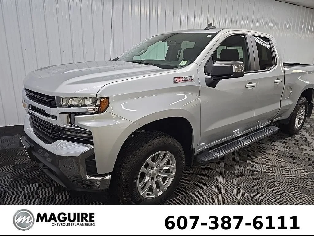 Used 2020 SILVER ICE METALLIC Chevrolet LT image 9