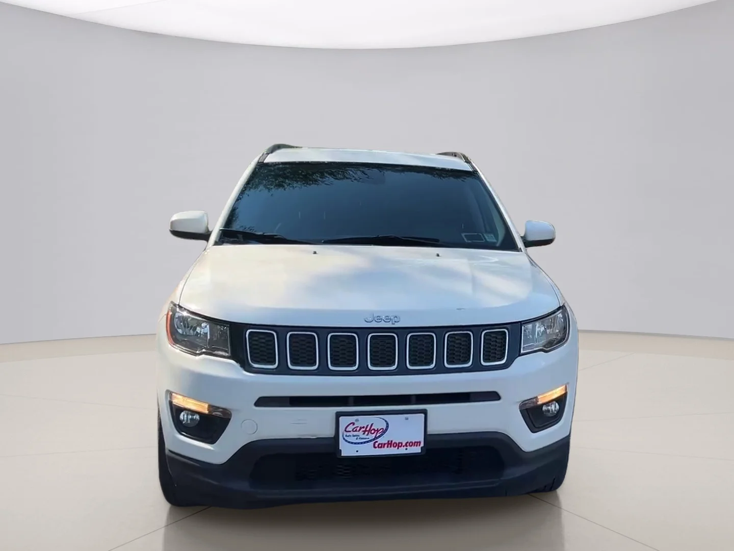 Used 2017 White Jeep LATITUDE image 2