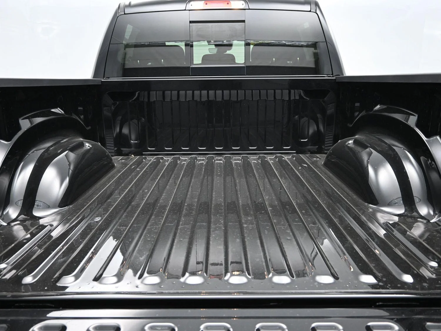 New 2026 Diamond Black Crystal Pearl-Coat Exterior Paint RAM Big Horn image 16