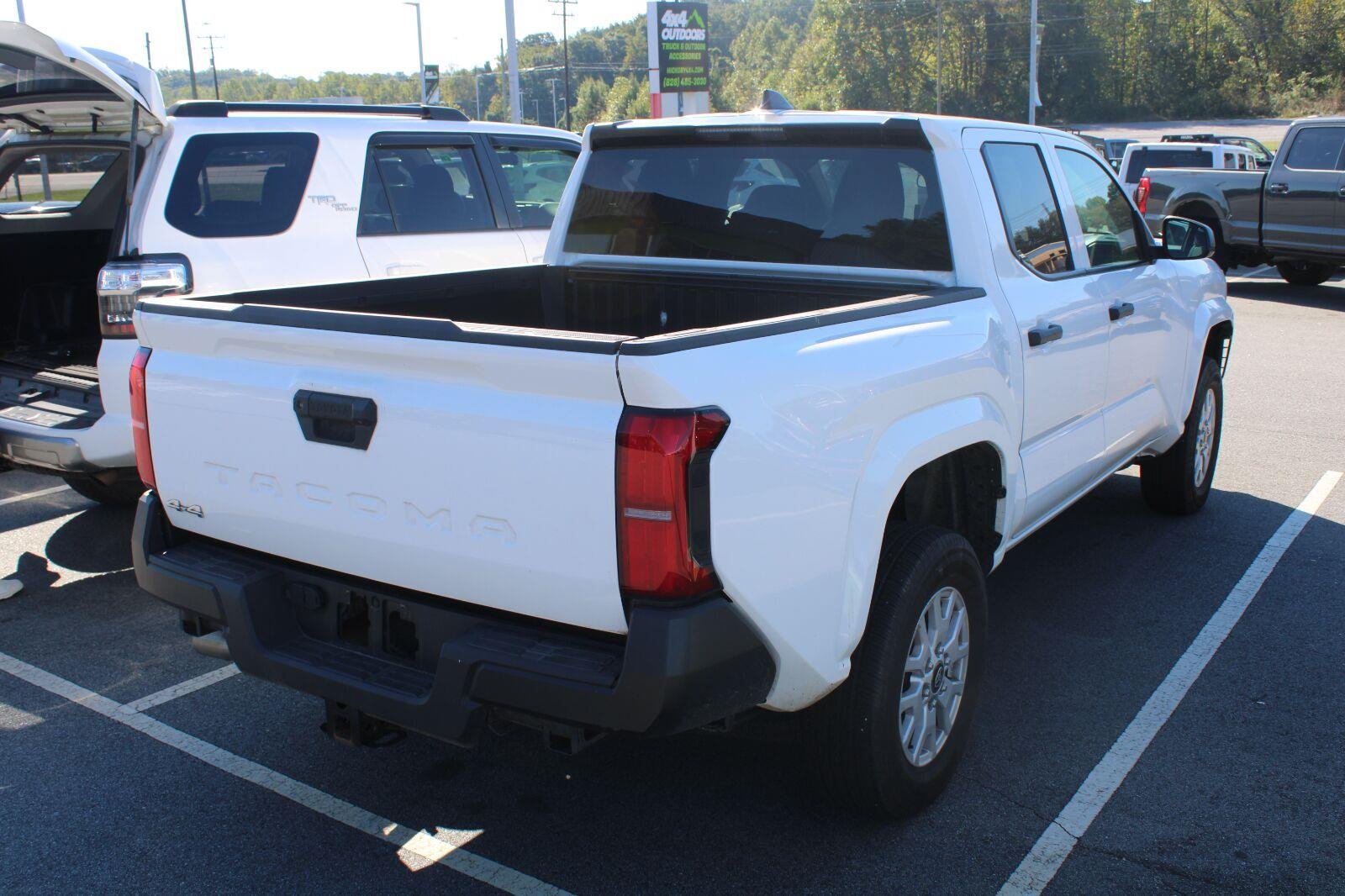 Used 2024 Ice Cap Toyota SR image 6