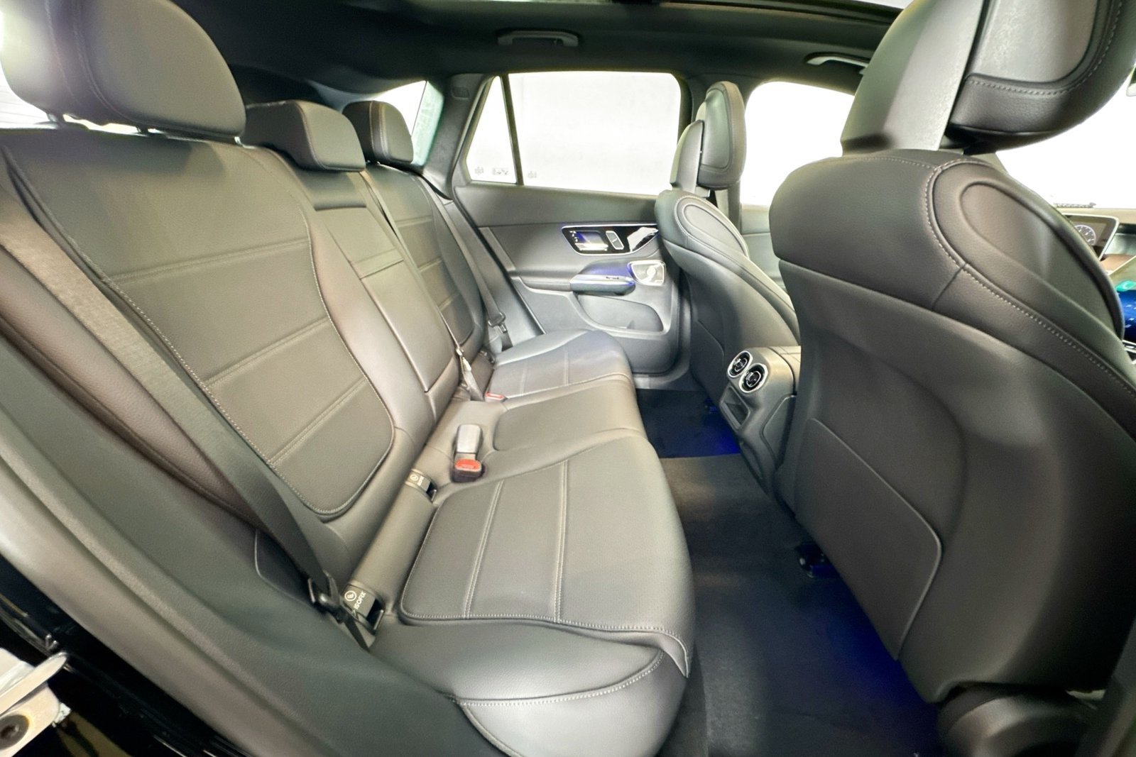 New 2026 Black Mercedes-Benz GLC 300 image 25