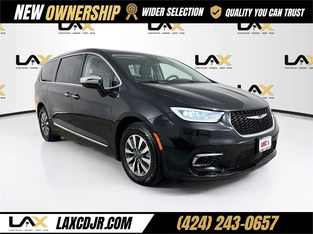 Used 2022 Black Chrysler Limited image 1