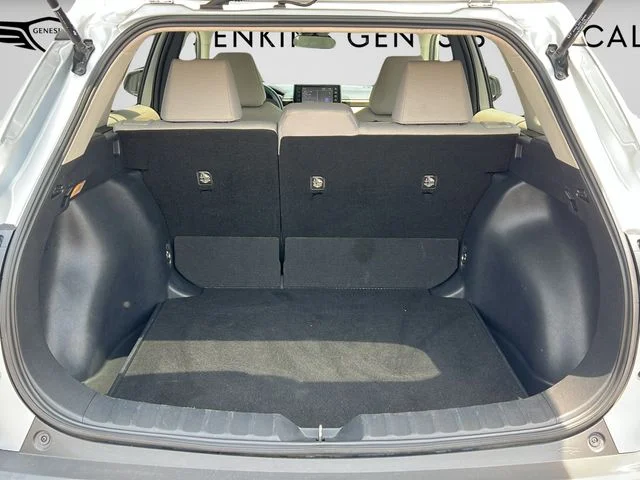 Used 2022 Silver Toyota LE image 9