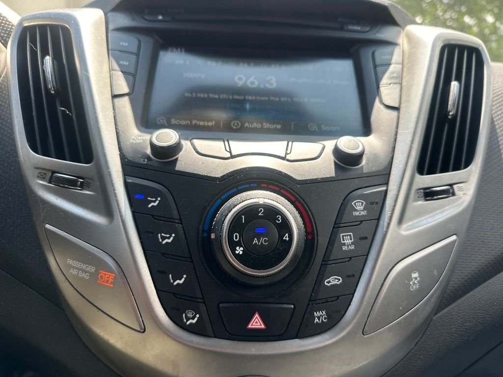 Used 2016 Vitamin C Pearl Hyundai Base image 14