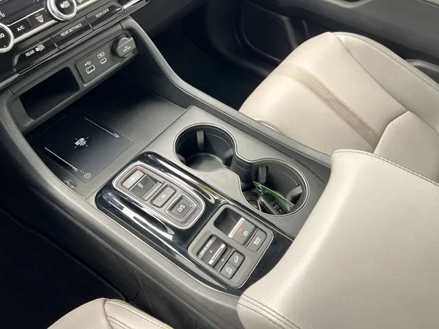 Used 2023 Platinum White Pearl Honda EX-L 8 Passenger image 26