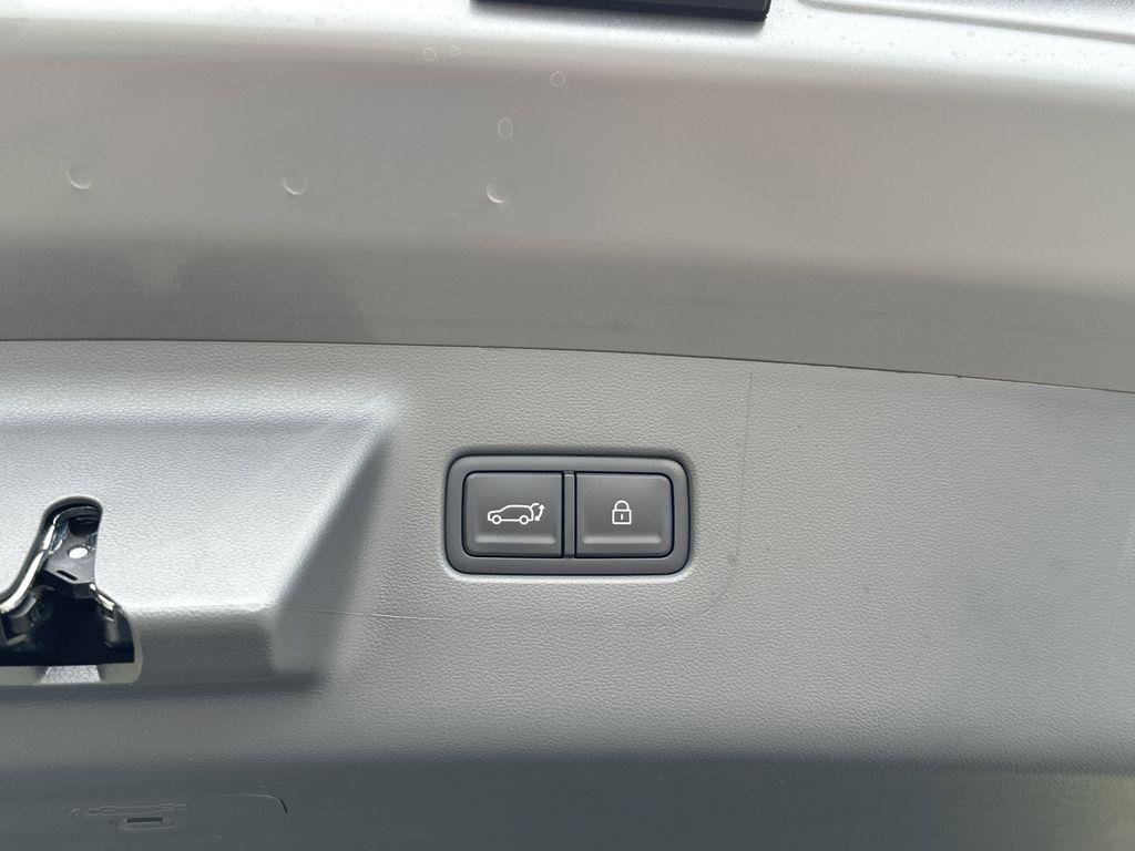 New 2026 Hampton Gray Hyundai SE FWD image 23