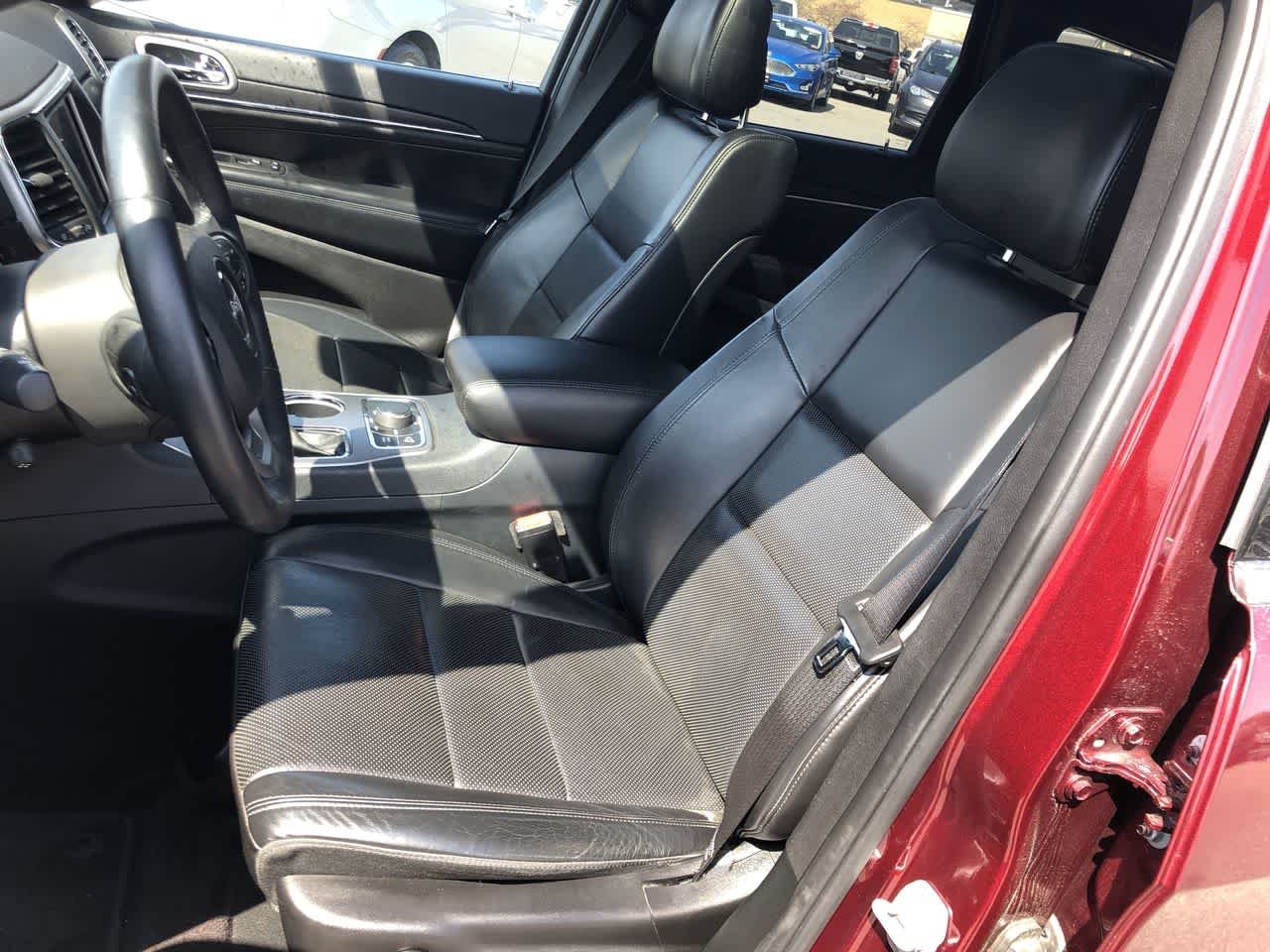 Used 2018 Velvet Red Pearlcoat Jeep Limited image 13