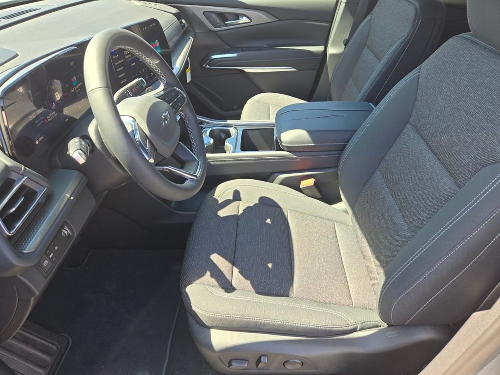 2027 Chevrolet Traverse LT - Photo 6