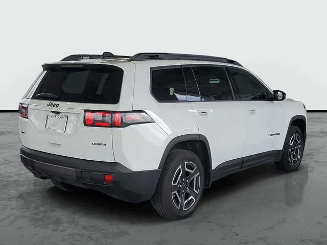 2026 Jeep Cherokee Laredo