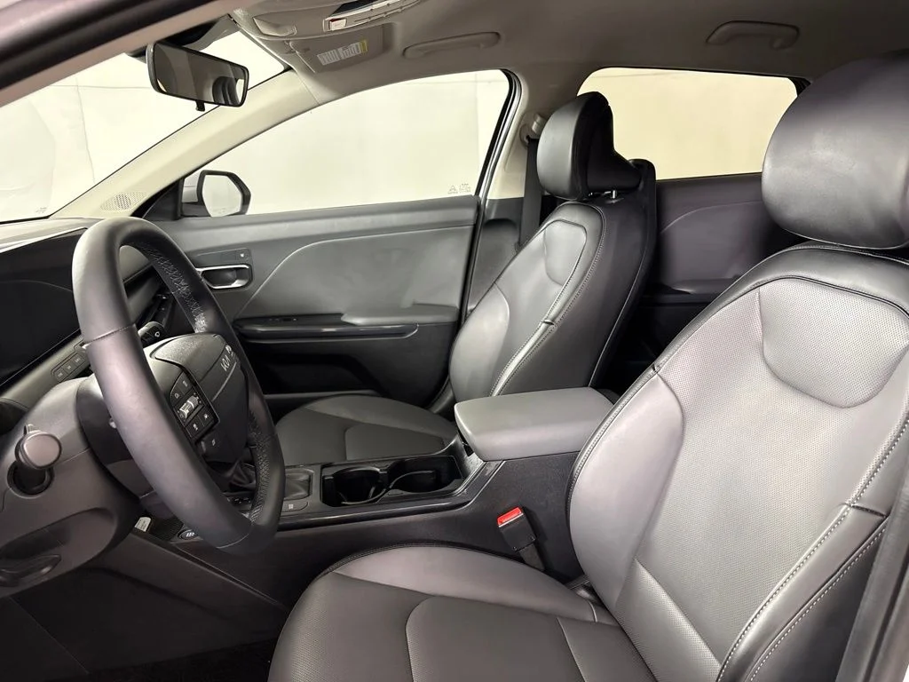 New 2026 Snow White Pearl Kia EX image 27