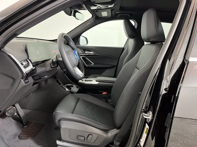 New 2026 Black Sapphire Metallic BMW xDrive28i image 10