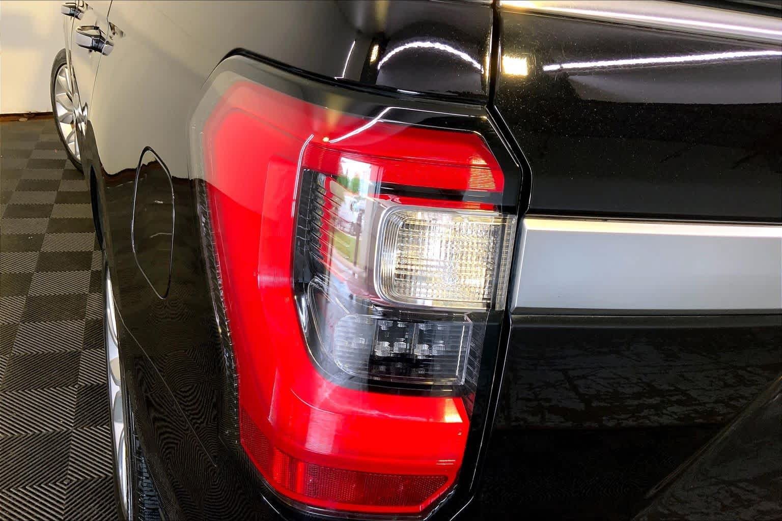 Used 2019 Agate Black Metallic Ford Platinum image 28