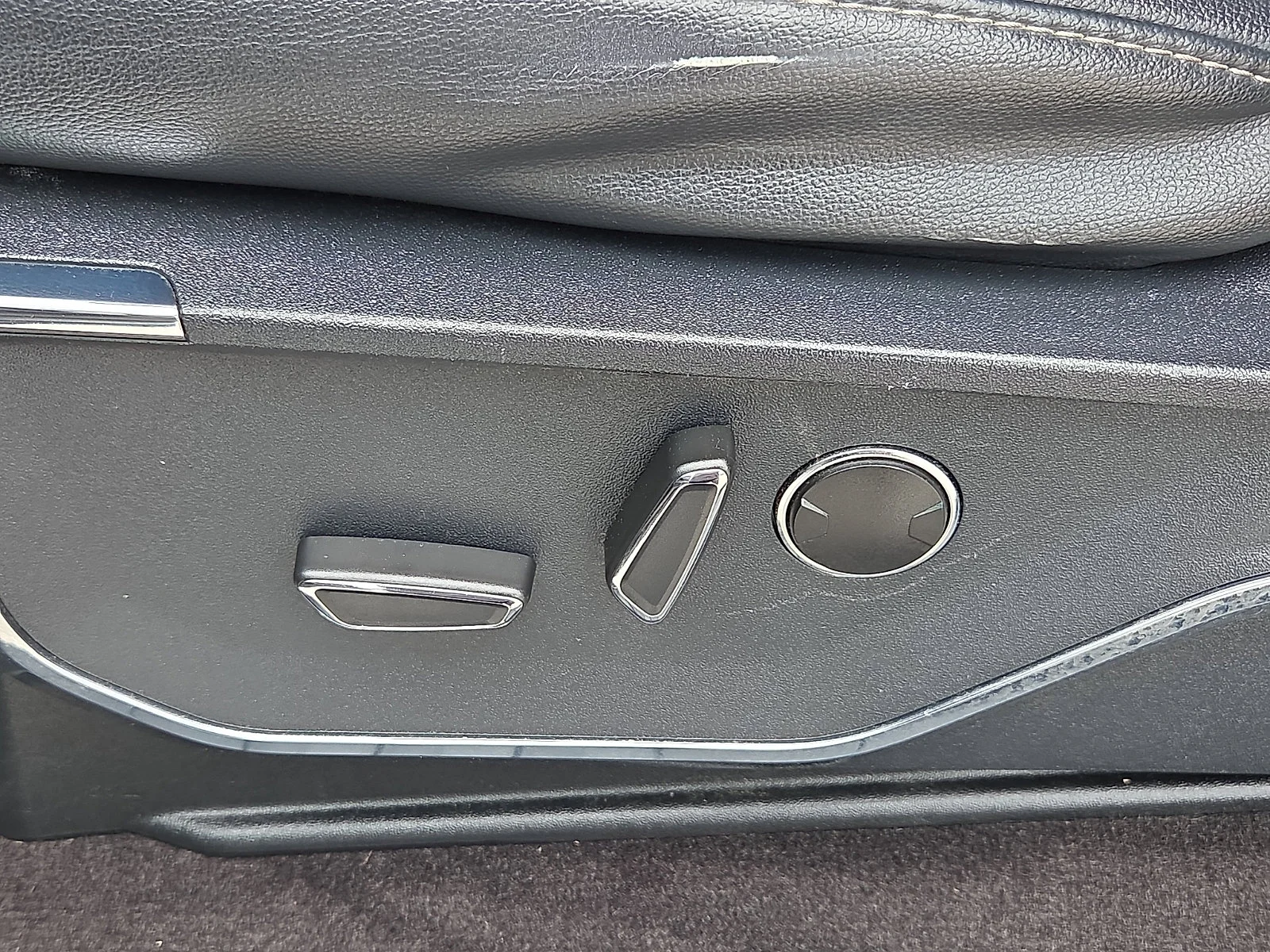 Used 2021 Carbonized Gray Metallic Ford LARIAT image 14