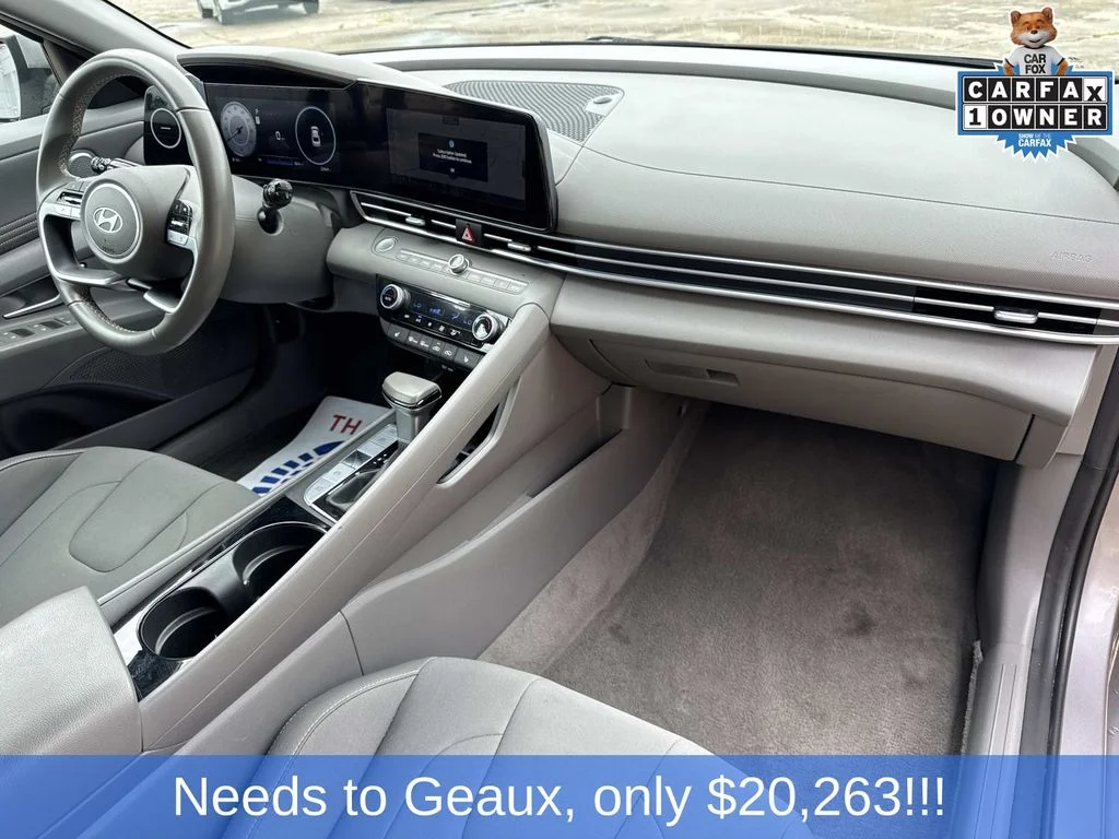 Used 2025 Silver Hyundai SEL Convenience image 28