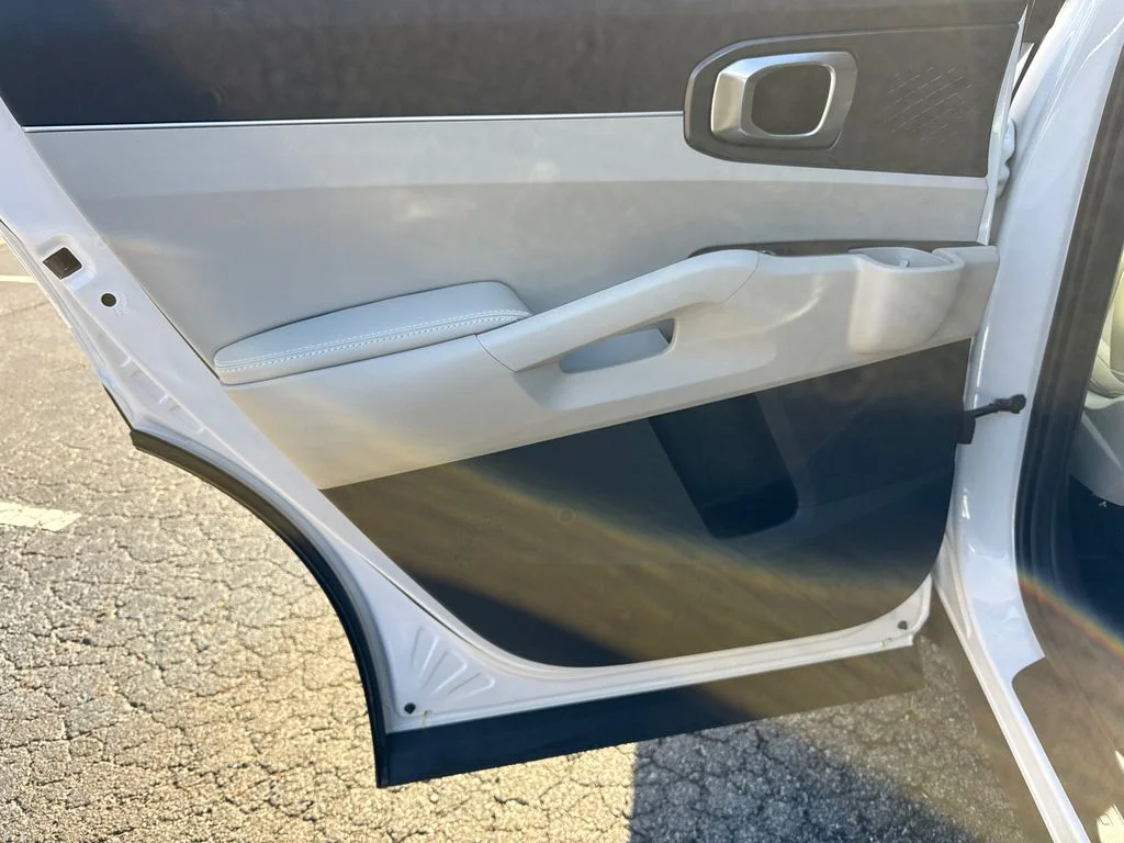 New 2026 White Kia S image 21
