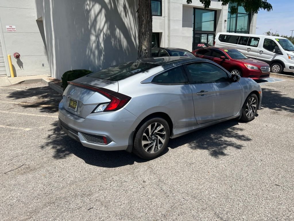 Used 2017  Honda LX-P image 8