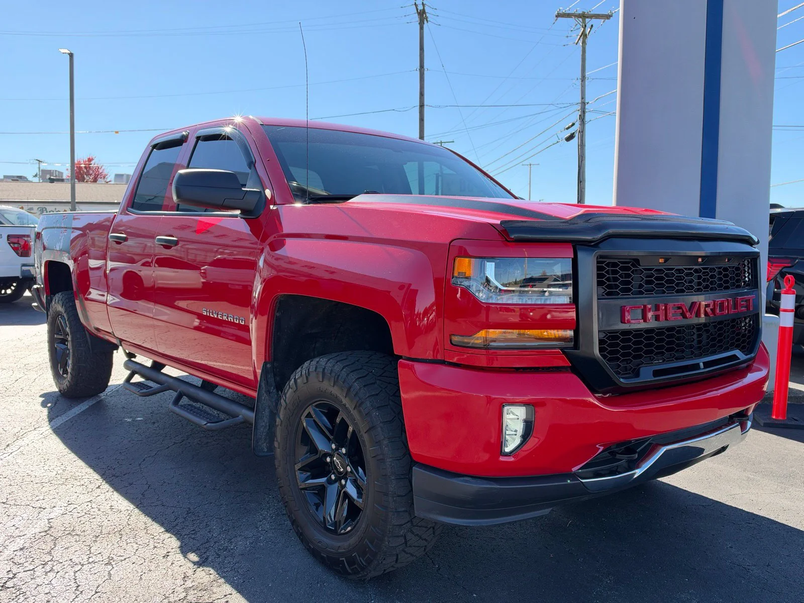 Used 2016 Red Chevrolet Custom image 31