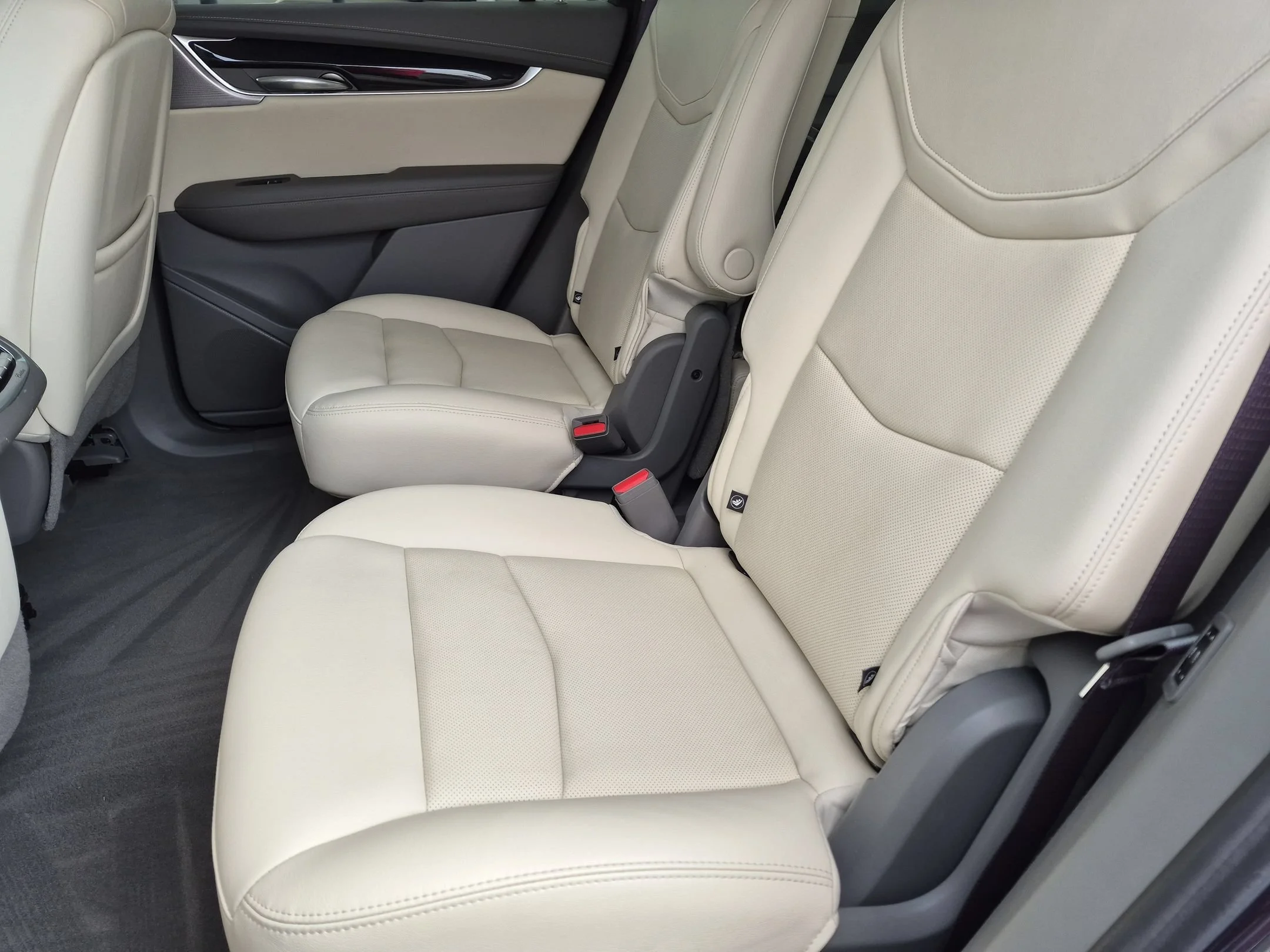 Used 2023 Wilder Metallic Cadillac AWD Premium Luxury image 25