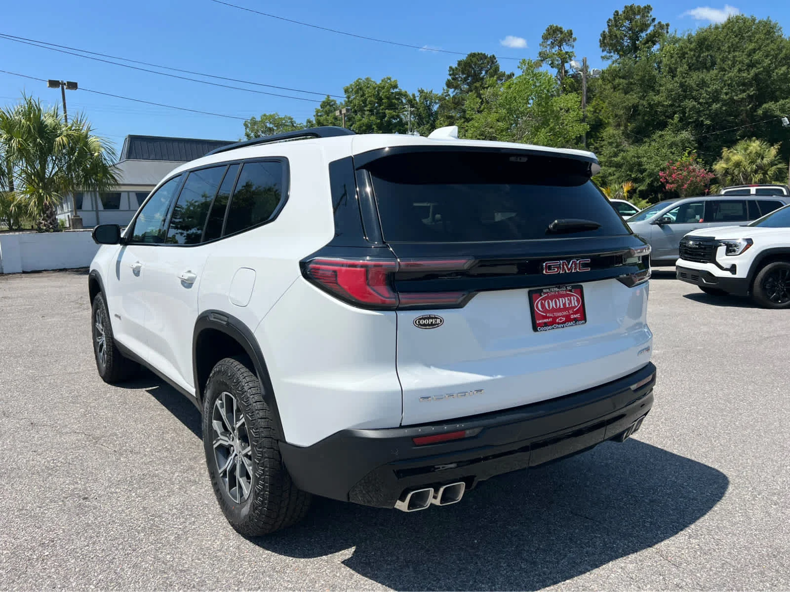 New 2026 Summit White GMC AT4 image 4