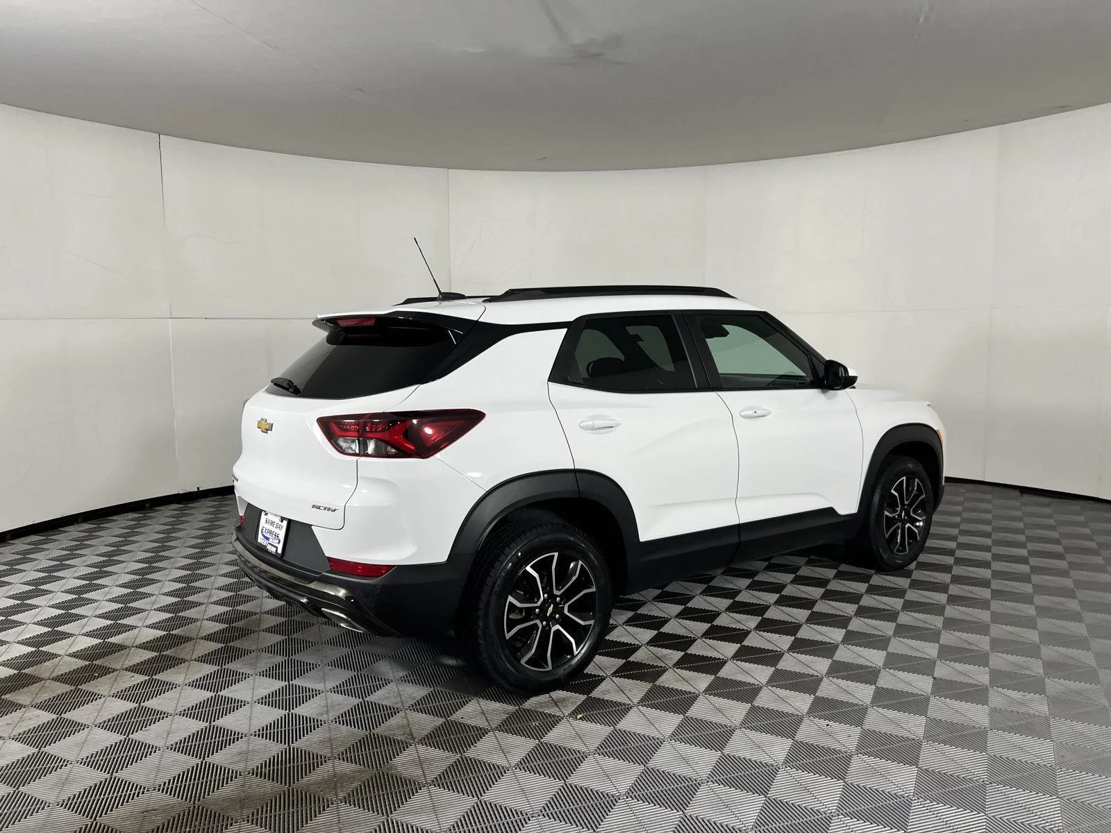 Used 2023 Summit White Chevrolet ACTIV image 8